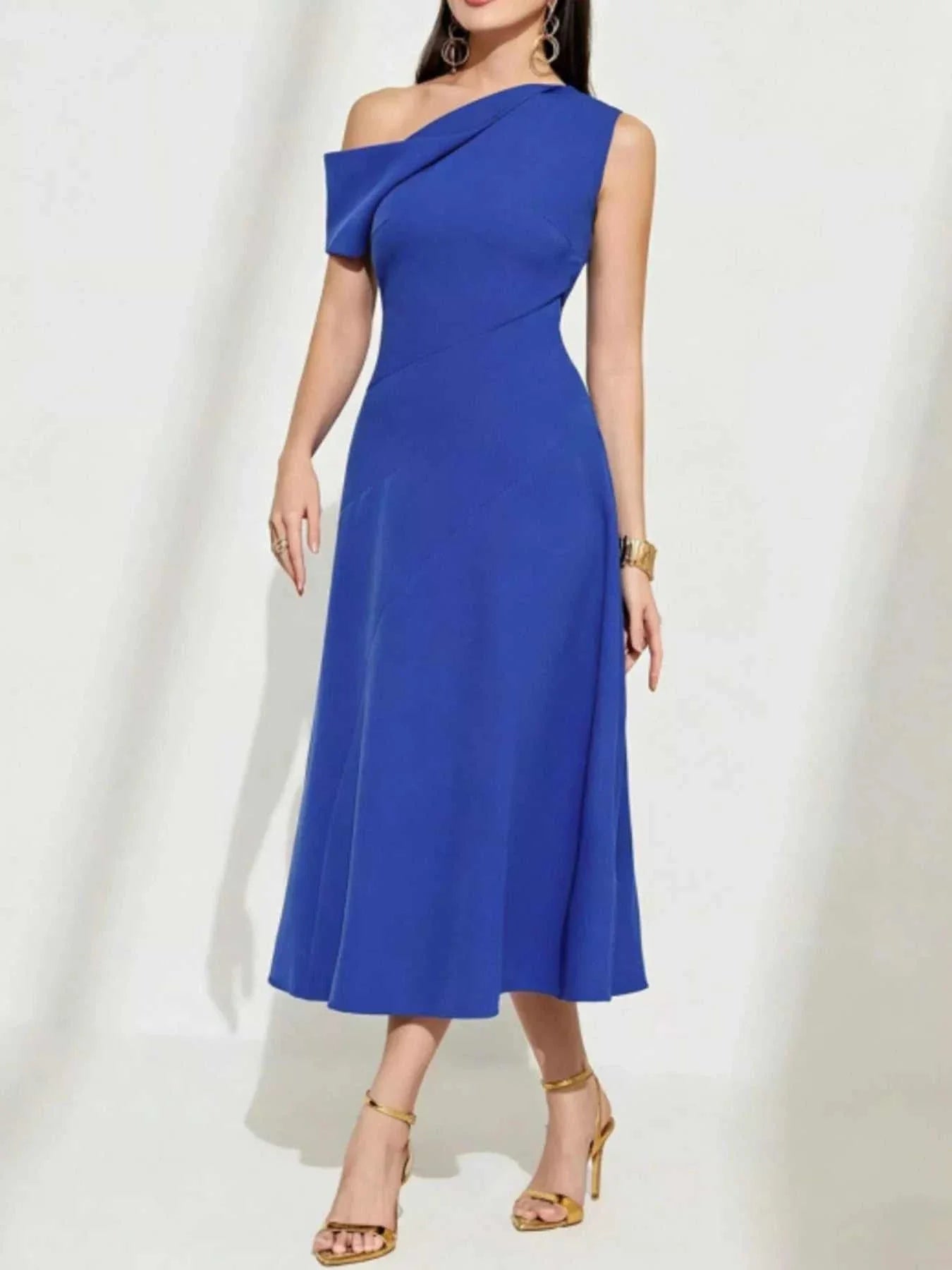 Asymmetrical one-shoulder midi dress in 100% polyester, unlined with no stretch, available in sizes S to XL