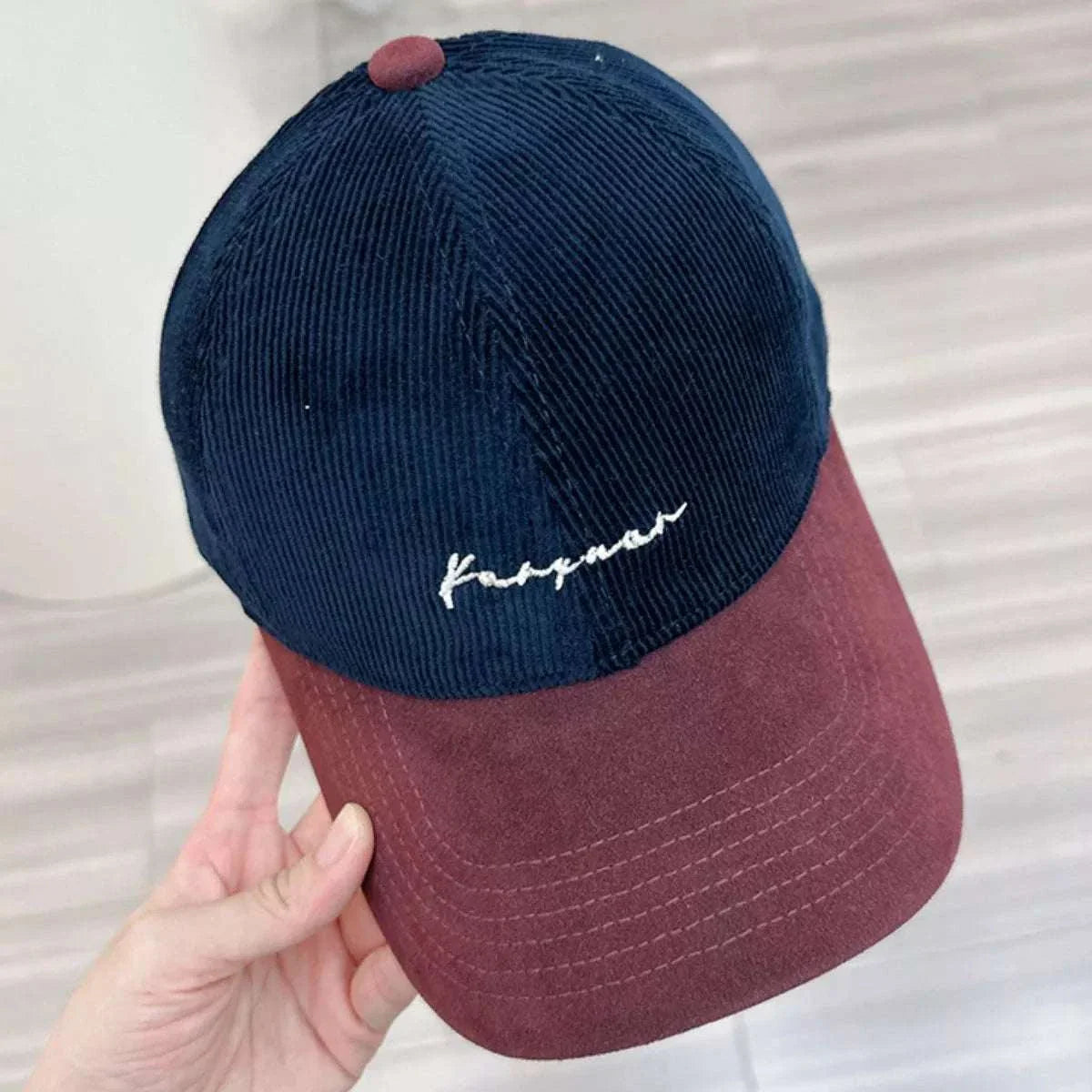 Embroidered corduroy baseball cap made of cotton, one size, 4.7 inches height