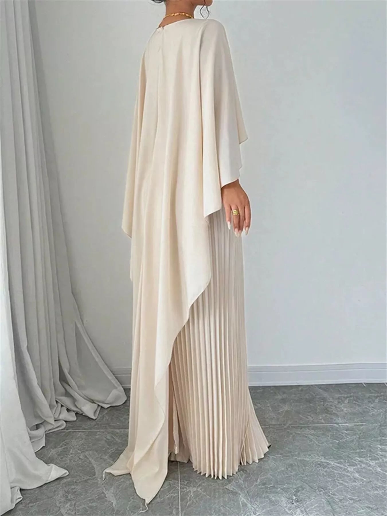 Cape pleated maxi dress in polyester with no stretch and machine washable design
