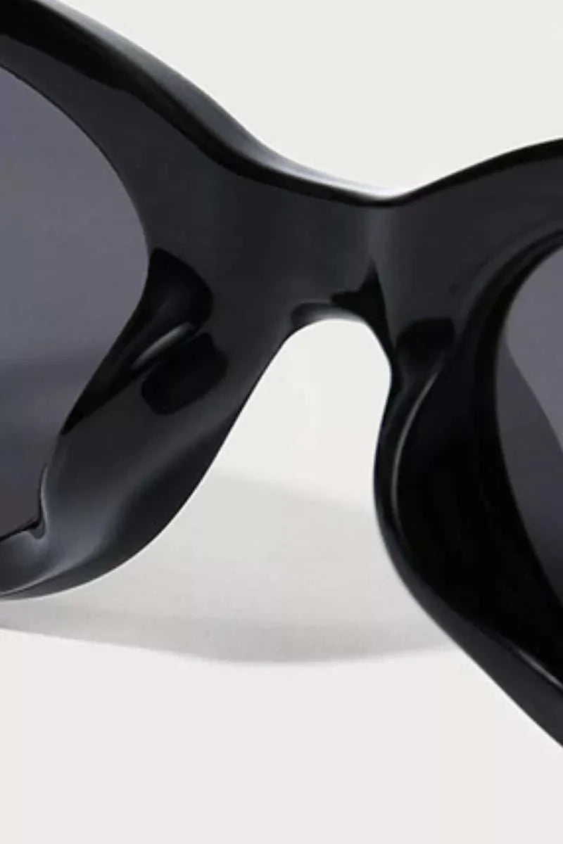 Retro oval frame sunglasses with UV400 protection and acetate frame