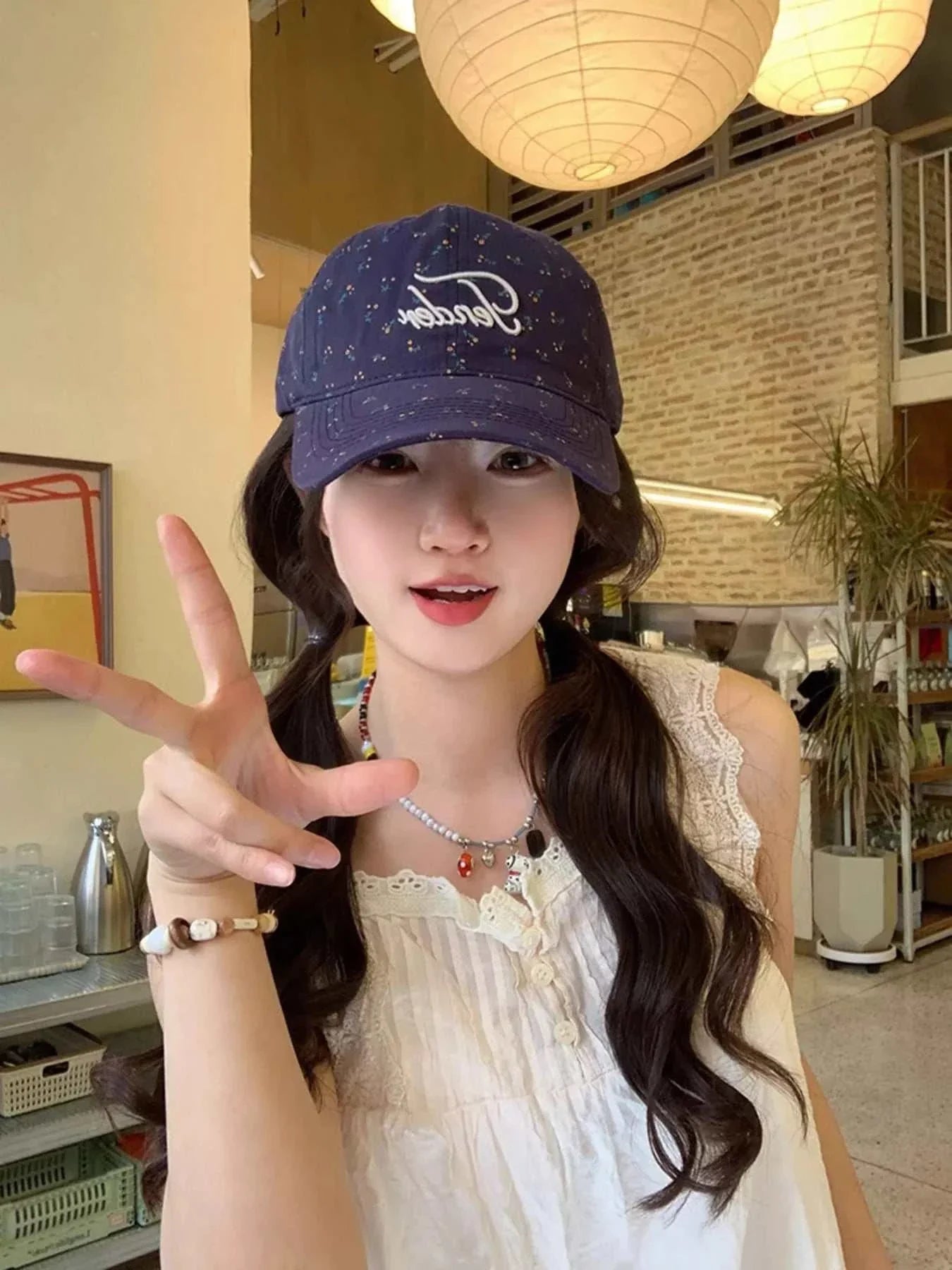Floral embroidered baseball cap made of cotton, one size, 4.7 inches height, imported design