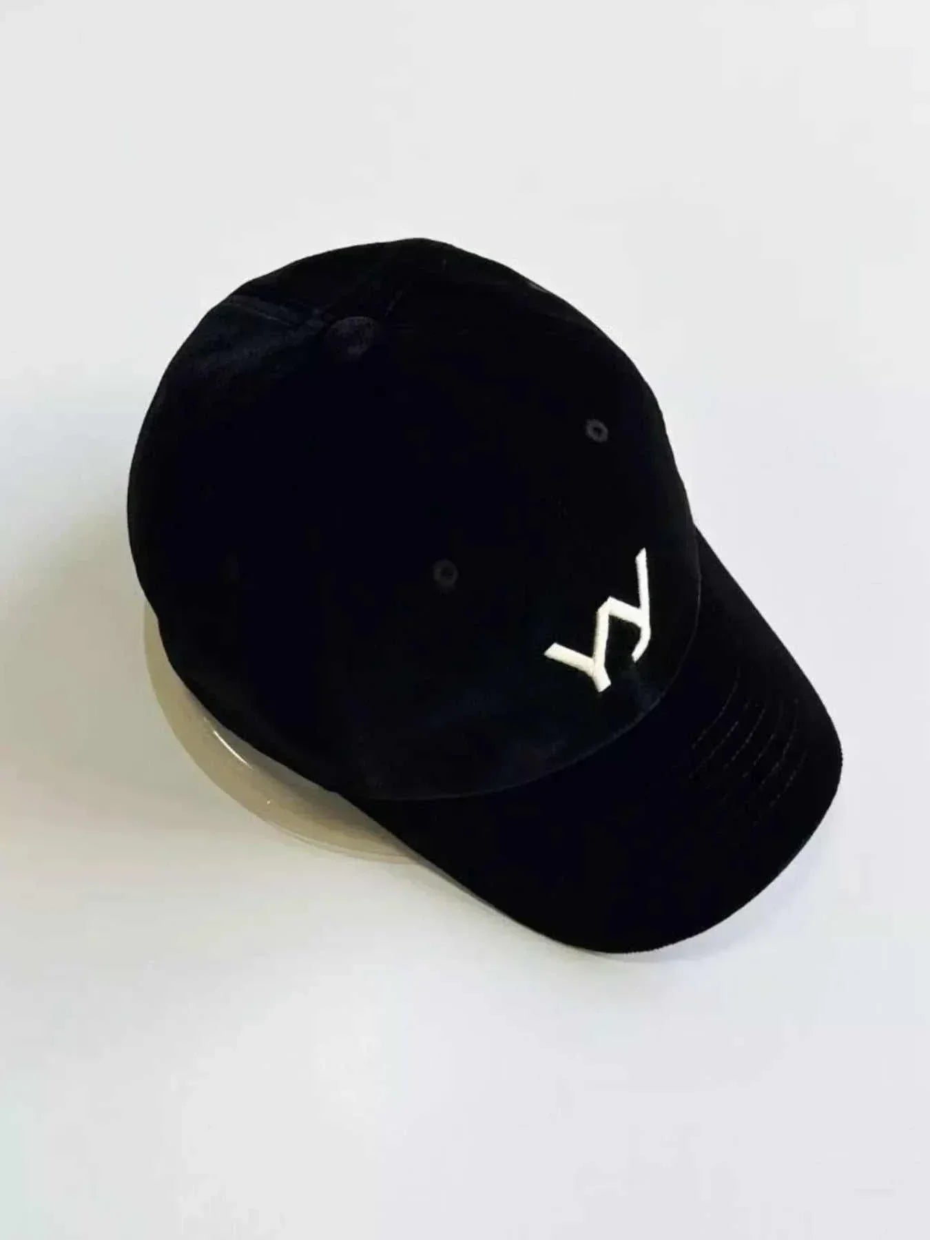 Embroidered baseball cap made of cotton, one size, imported, 5.9 inches height