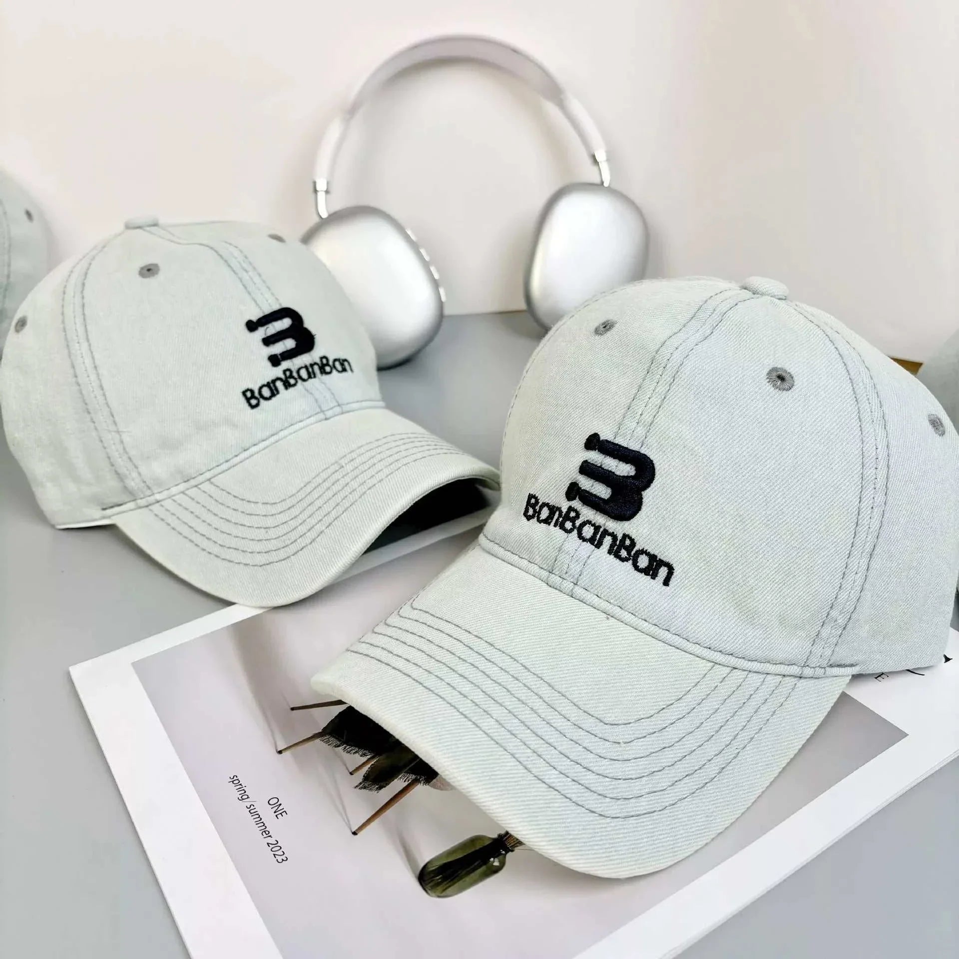 Embroidered denim baseball cap made of cotton, one size, imported