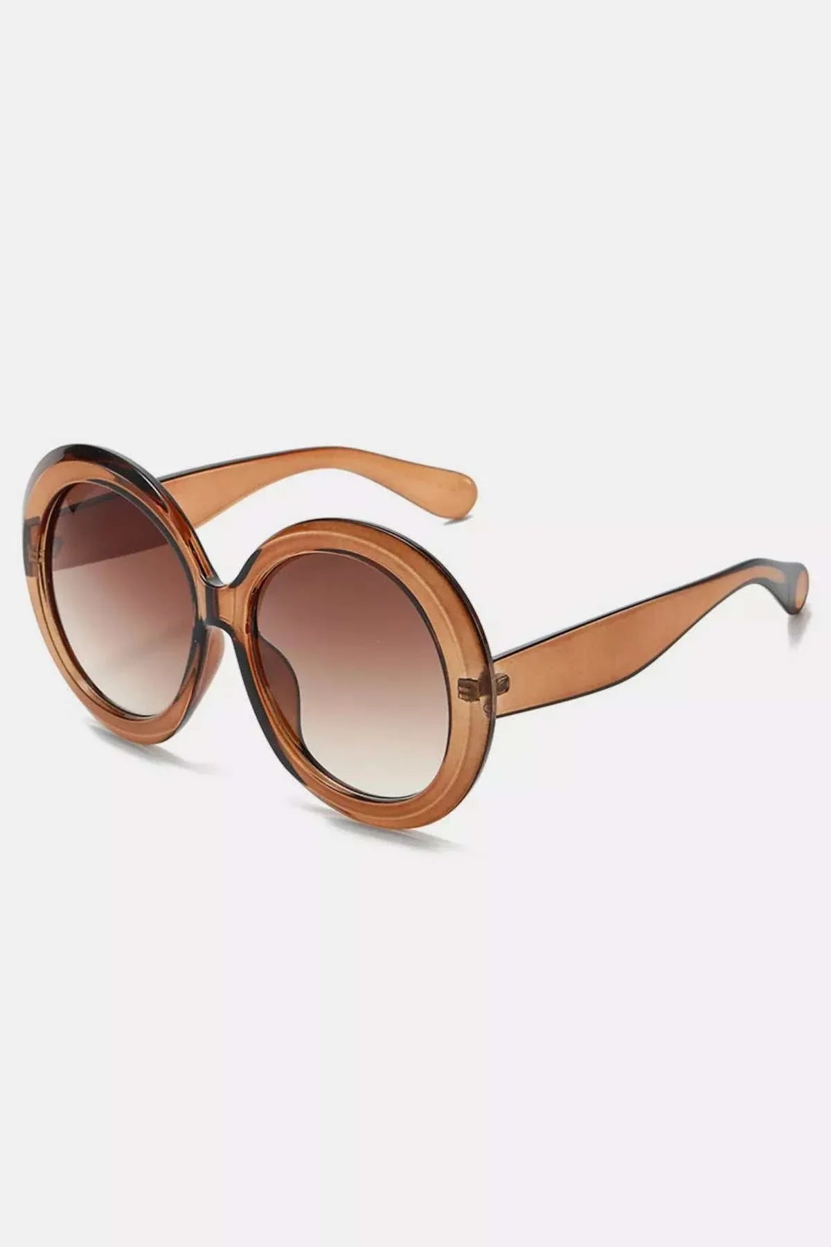 Oversized round frame fashion sunglasses with UV400 protection and polycarbonate material, one size 6.1-inch width