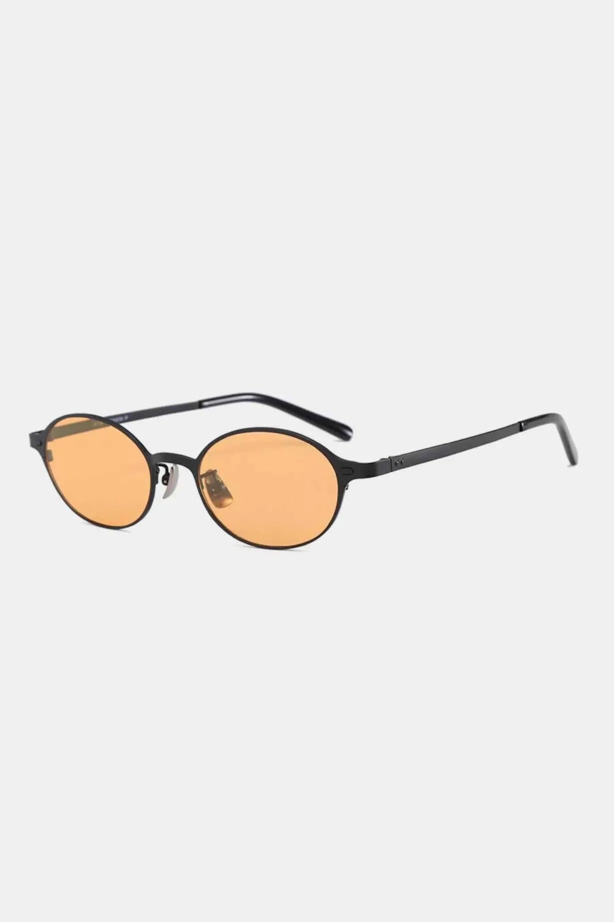 Vintage oval sunglasses with metal frame and UV400 protection