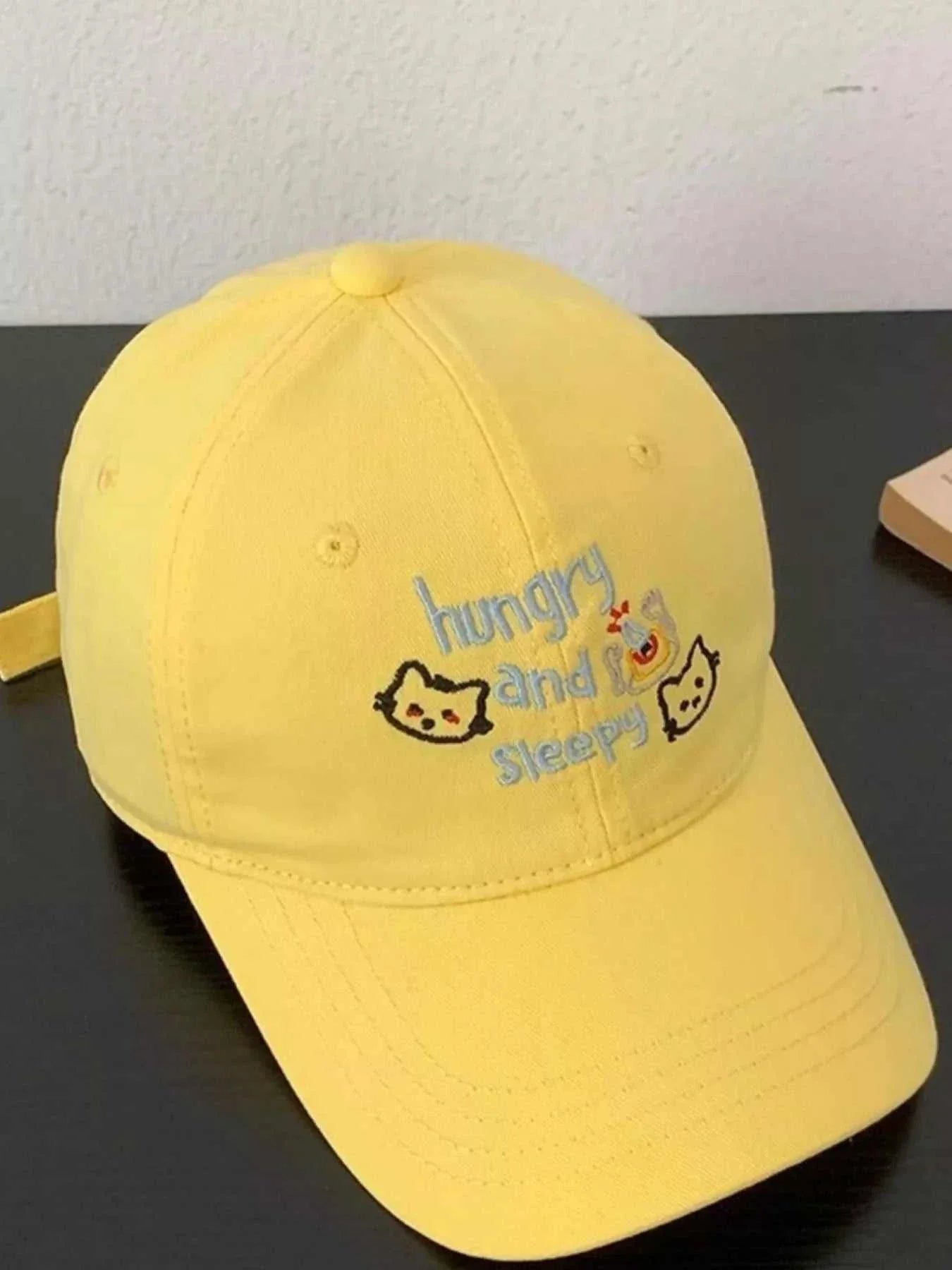 Embroidered casual baseball cap made of cotton, one size, imported